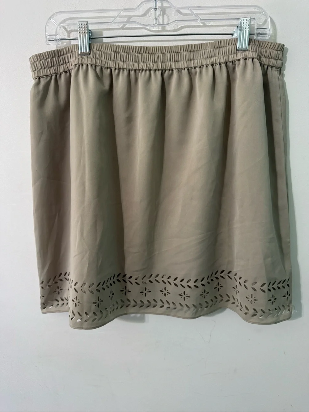 J. Crew Women's Laser-Cut Hem Elastic Waist Skirt Taupe tan lightweight size 12